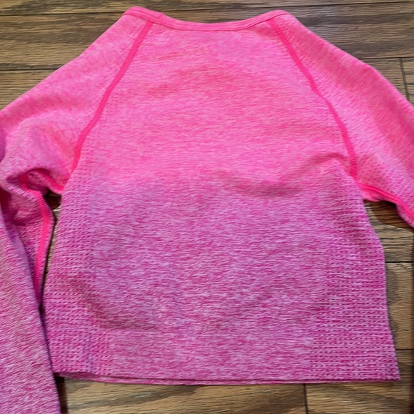 PINK Victoria’s Secret pink ombré seamless crop top size small - Picture 7 of 8